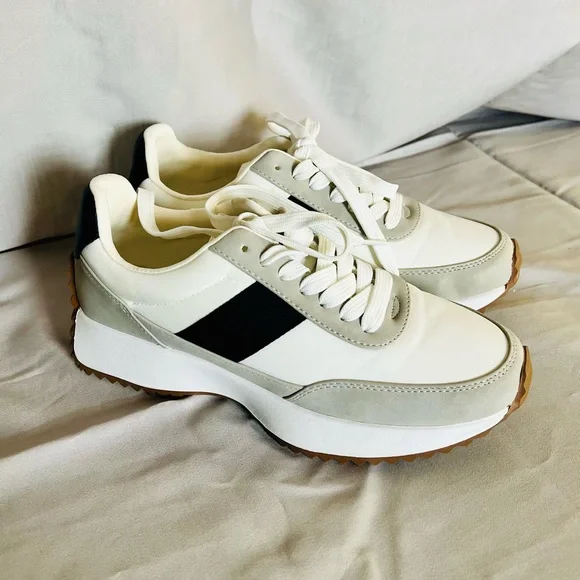 NWOT Womens DV by Dolce Vita White Black Beige Athletic Sneakers size 7.5 - Picture 6 of 7